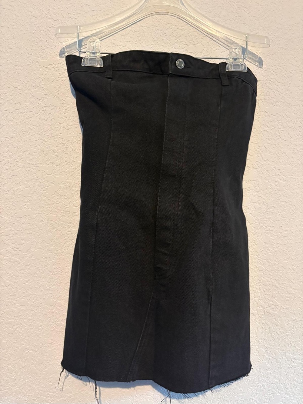 PrettyLittleThing Black Zip-Up Jacket with Branded Tags - Picture 4 of 9